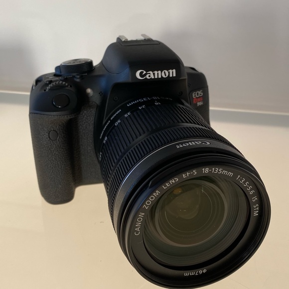 Canon EOS Rebel T6i 135mm - Picture 3 of 5